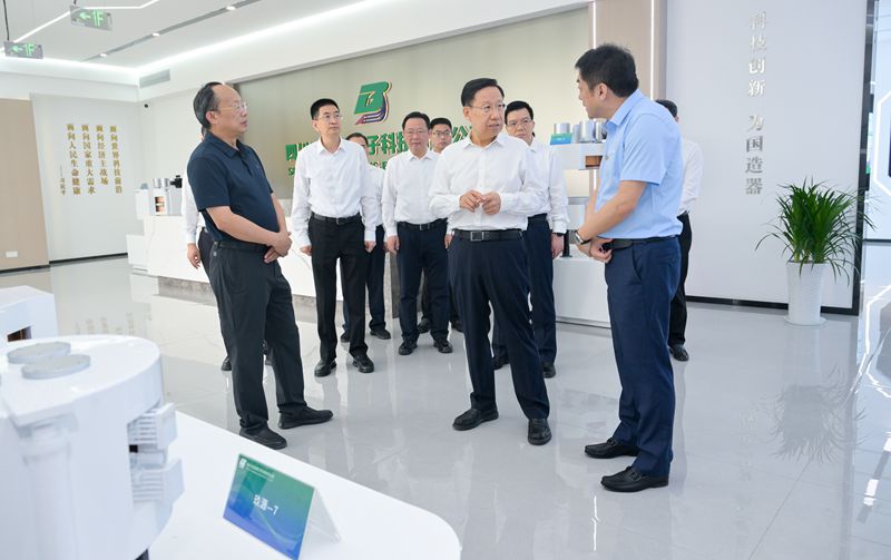 王晓晖在成都市眉山市绵阳市调研时强调坚持科技创新与产业创新深度融合推动重点产业建圈强链实现高质量发展
